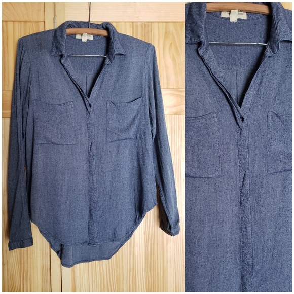 cloth & stone Tops - 💋 3/$30 💋 Cloth & Stone chambray button up